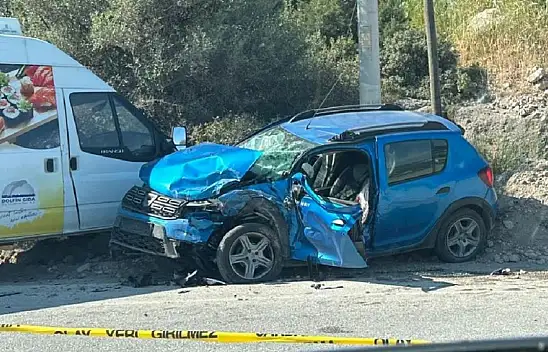 Otomobil ile kamyonetin çarpıştığı kazada 1 kişi hayatını kaybetti