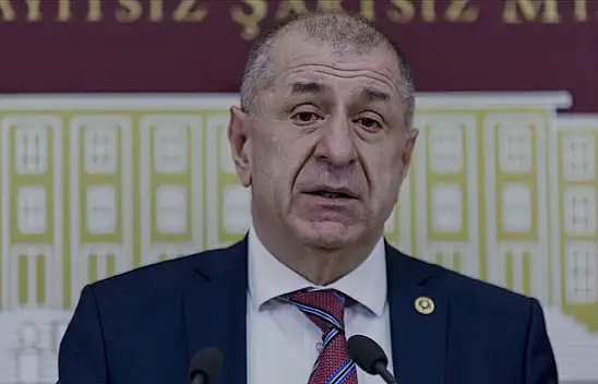 Özdağ: Namazı Allah için değil seçmen için kılıyor