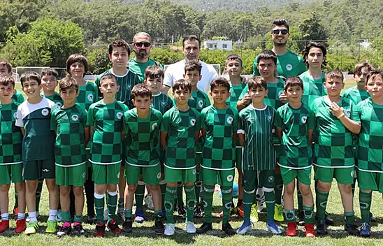 Özgökçen Antalya kampında futbolcularla buluştu