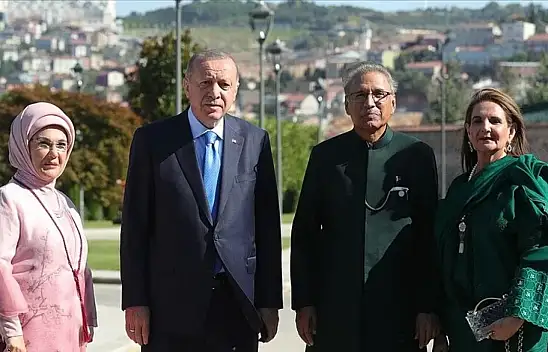 Pakistan Liderinden Cumhurbaşkanı Erdoğan'a tebrik