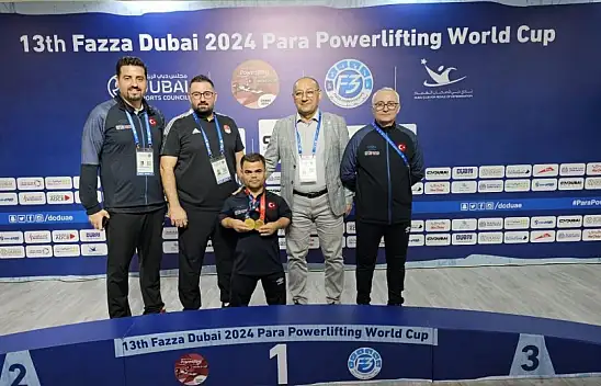 Paralimpik sporcusu dünya rekoru kırdı!