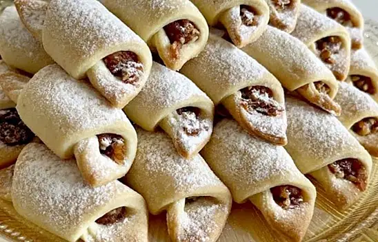 Pastane usulü elmalı kurabiyesinin sırrını 32 yıllık ustası paylaştı. Malzemesi az lezzeti bol elmalı kurabiye hakkında bilmeniz gerekenler