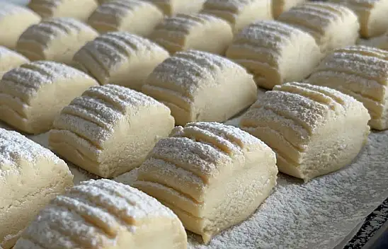 Pastane usulü un kurabiyesi nasıl yapılır? Bu tarifle deneyenler bayıldı... Ağızda dağılıyor ve asla yapış yapış olmuyor