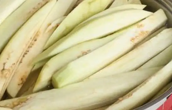 Patlıcanın az bilinen pişirme tekniği. Etten daha lezzetli oluyor…