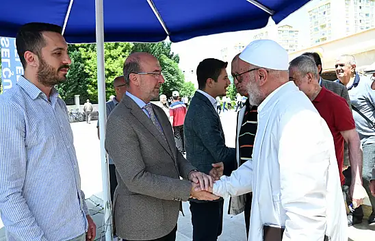 Pekyatırmacı, Cuma namazından vatandaşlarla bir araya geldi