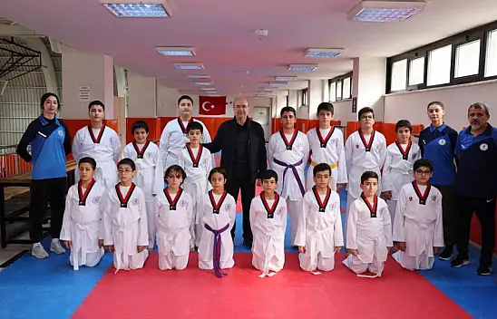 Pekyatırmacı öğrencileri ziyaret etti! Onlarla sohbet etti!