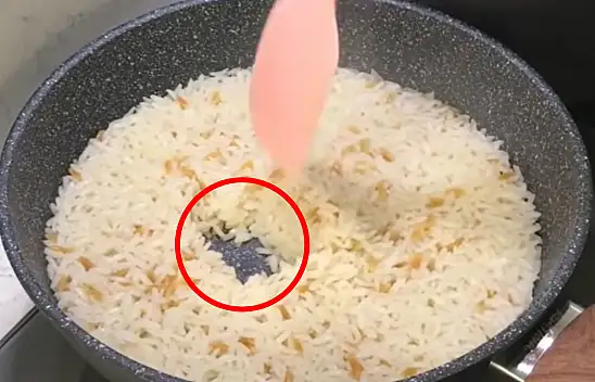 Pirinç pilavını parlatan aşçılık sırrı. Ustası hiç söylememişti! Üstelik pilav tane tane oluyor
