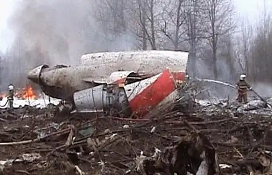 Polonya'nın başkenti Varşova yakınlarında uçak düştü. Ölü ve yaralılar var