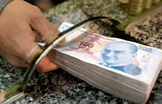 Sadece 10 yıl yeterli olacak: SGK'dan çalışanlara yeni emeklilik müjdesi