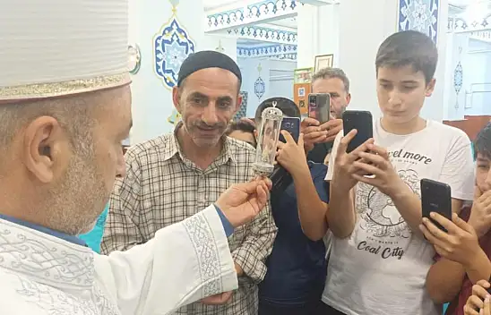 Sakal-ı Şerif'e yoğun ilgi gösterdiler