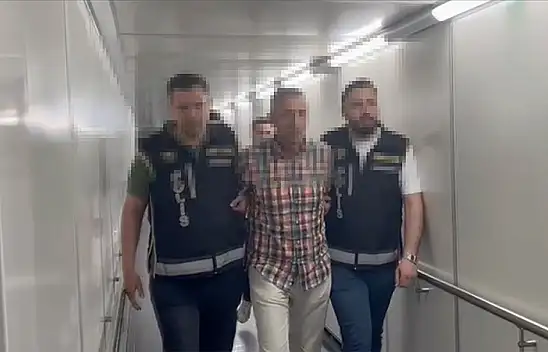 Saral İstanbul Havalimanı'nda yakalandı