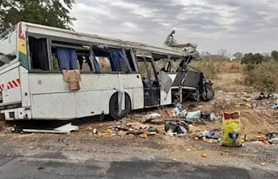 Senegal'de otobüs faciası