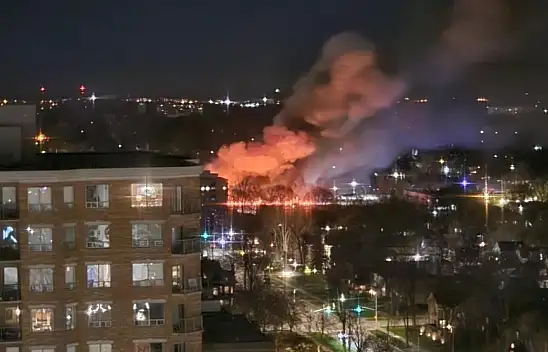 Seyir halinde olan tren alev aldı
