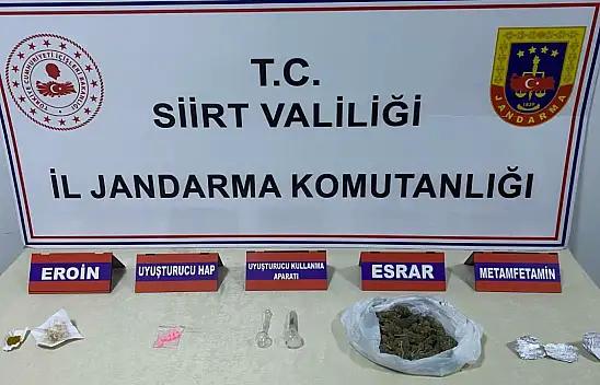 Siirt'te yol kontrolü sırasında uyuşturucu bulundu