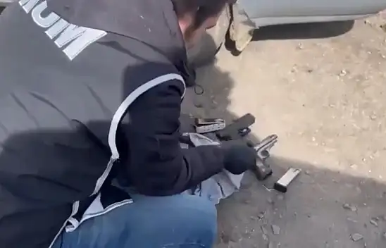 Silah tüccarlarının planı suya düştü, yakayı ele verdiler!