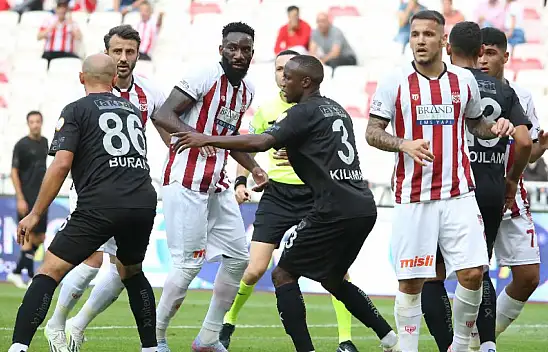 Sivasspor, zorlu deplasmandan bir puanla dönmeyi başardı!