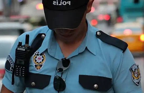 Şizofreni Hastası Polis Dehşet Saçtı! 2 Sağlık Çalışanını Rehin Aldı ve Kendini Vurdu