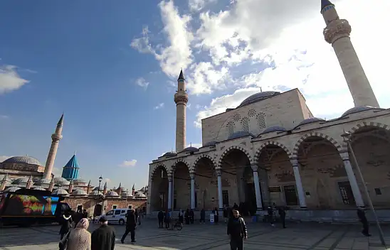 Sultan Selim camisinde 40 dilde Kuran-ı Kerim