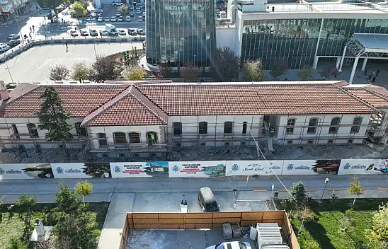 Tarihi Hemşirelik Binasının restore çalışmaları devam ediyor