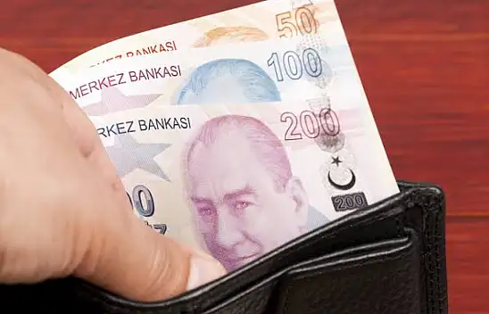 TBMM komisyonundan geçti! Emekli maaşına 3 bin 552 TL zam yapılacak