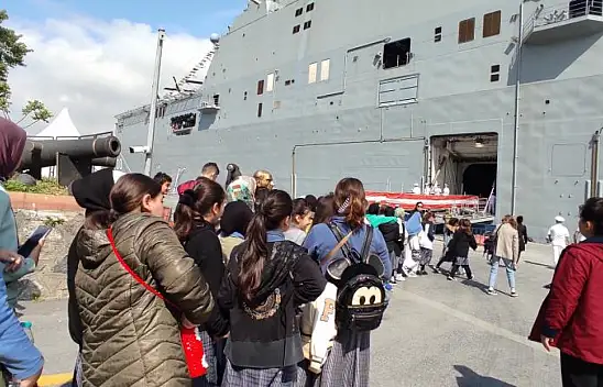 TCG Anadolu Gemisine yoğun ilgi