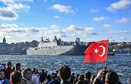 TCG Anadolu İzmir'e gidiyor