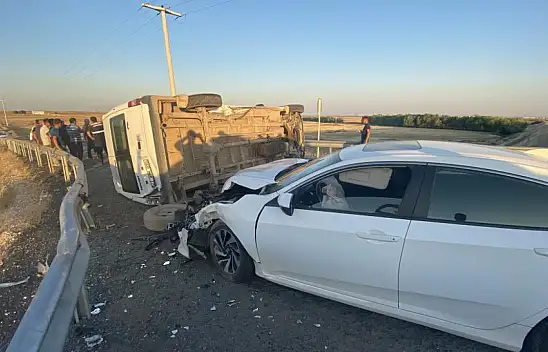 Tekstil işçilerini taşıyan minibüs ile otomobil çarpıştı: 7 yaralı