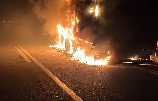 Tır alev topuna döndü