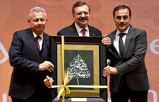 TOBB Başkanı Hisarcıklıoğlu Konya'da Hayatın İlerisi panelinde konuştu!