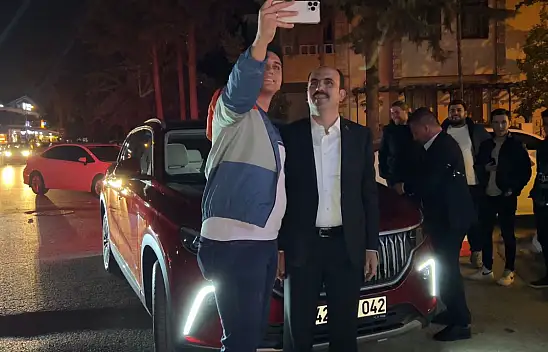 TOGG'un Direksiyonuna Geçen Başkan Altay Konyalıların Sevgi Seliyle Karşılaştı