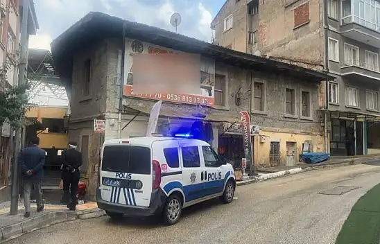 Tüfeği tamir etmek isterken...