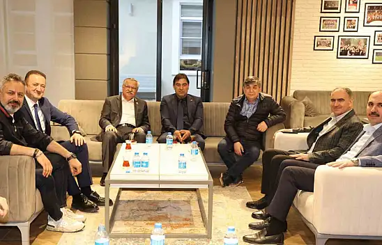 Tümosan Konyaspor'a zorlu maç öncesi protokolden moral ziyareti