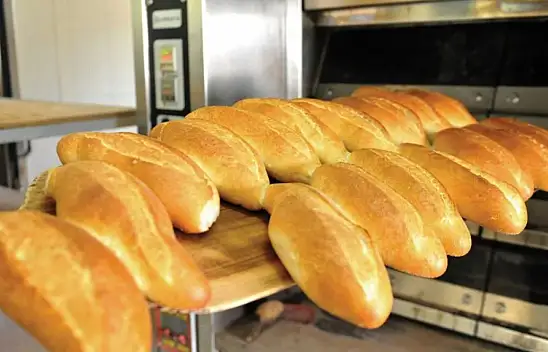 Ucuza ekmek satan fırıncının başına gelen pişmiş tavuğun başına gelmedi