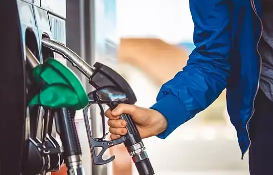 Ünlü ekonomist canlı yayında açıkladı: Petrol düşüyor!