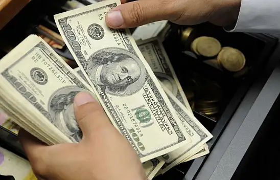 Ünlü ekonomist doları olanlara bayram sonrası kuru açıkladı: Bir liranız bile varsa