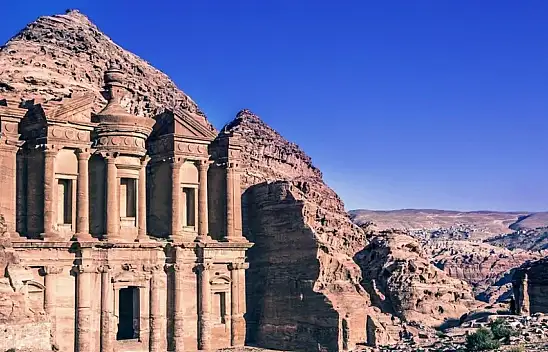 Ürdün'ün Gizemli Antik Şehri Petra: Tarihin Derinliklerine Yolculuk