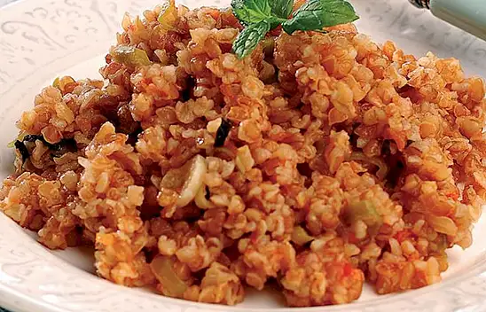 Vazgeçilmez Yemek: Kolay, pratik ve lezzetli domatesli bulgur pilavı! İşte tarifi!..