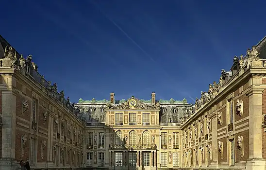 Versailles Sarayı: Tarihin ihtişamı ve büyüleyici güzellik