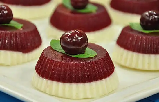 Vişneli irmik tatlısı yapmanın püf noktaları nelerdir? Vişneli irmik tatlısı için hangi malzemeler gereklidir?