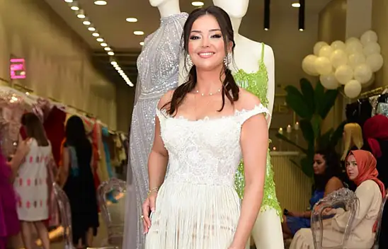 Yaz geldi, düğün sezonu açıldı. Kiralık gelinlikler yok satıyor