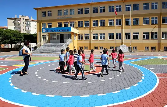 Yeni salgın endişe yarattı: Bakandan ilköğretim ve liseler için flaş açıklama!