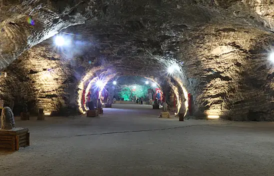 Yerin 150 metre altın Hititlerden kalma tuz mağarası üretime devam ediyor!