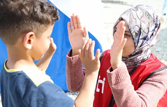 Yetim Vakfı depremde yetim kalan çocuklara kol kanat geriyor