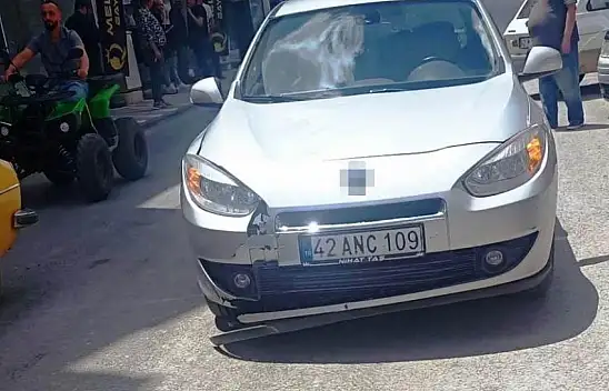 Yolun karşısına geçmek isteyen çocuğa otomobil çarptı