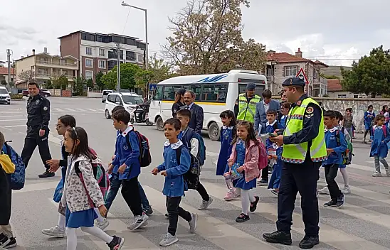 Yunak'ta trafik haftası etkinlikleri düzenlendi