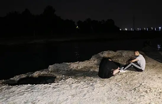 Yürek yakan dram... Arkadaşları cesedinin başında gözyaşı döktü