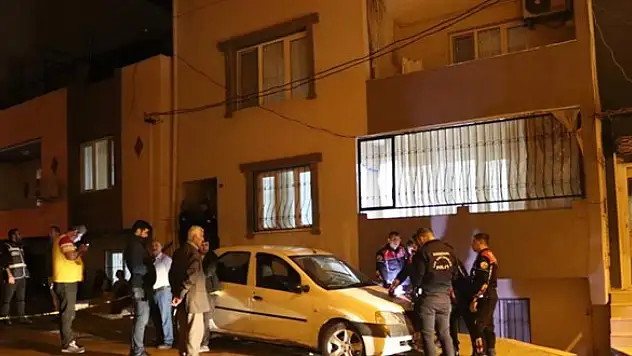 1 kızını öldürdü, diğerini yaraladı