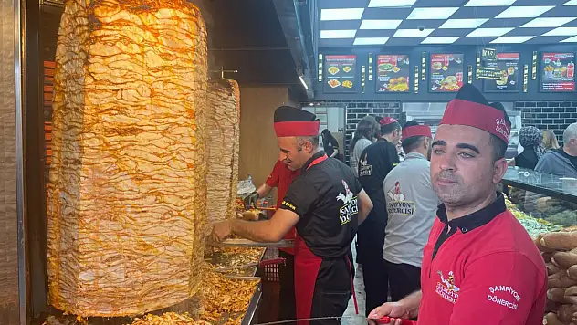 1 liraya satılan tavuk döner ve ayran şaşkına çevirdi