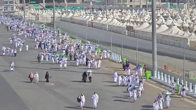 1 milyon hacı adayı Mina'ya akın etti