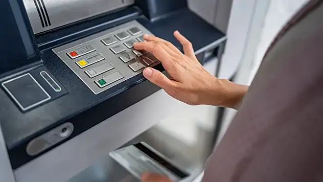 1 Ocak'tan itibaren ATM'lerde yeni dönem başlıyor!
